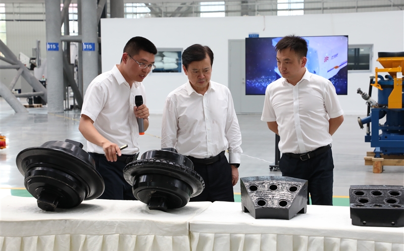 省自然南宫ng28相信品牌力量投资集团领导赴中铁智能装备公司考察交流