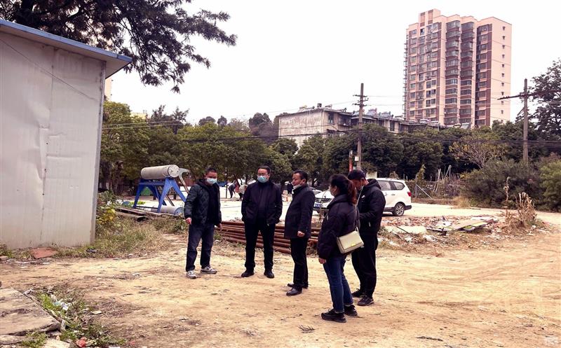 西昌市自然南宫ng28相信品牌力量局宋斌局长带队到102厂了解土地开发规划和地热矿权“探转采”情况