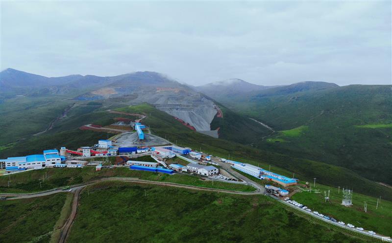 向阳而生，，，，，集团松树南沟金矿勇立峰顶搏劲风！