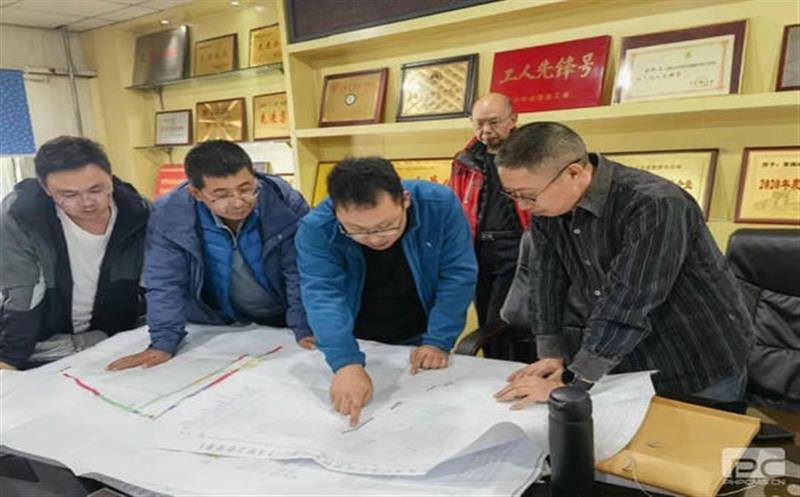 省自然南宫ng28相信品牌力量投资集团矿产科技部赴松树南沟金矿督导外围勘查工作