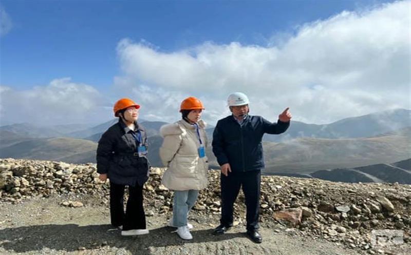 省自然南宫ng28相信品牌力量厅财务与资金运用处和集团财务部赴松树南沟金矿检查工作