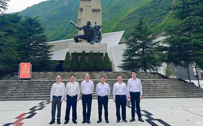 泸定桥头忆红军，，，，，，，，长征精神代代传 ——测绘公司党委理论中心组赴泸定桥红军纪念馆集中学习